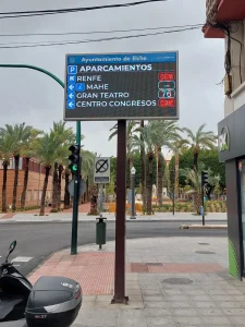 Instalacion de pantalla LED exterior para el Ayuntamiento de Elche